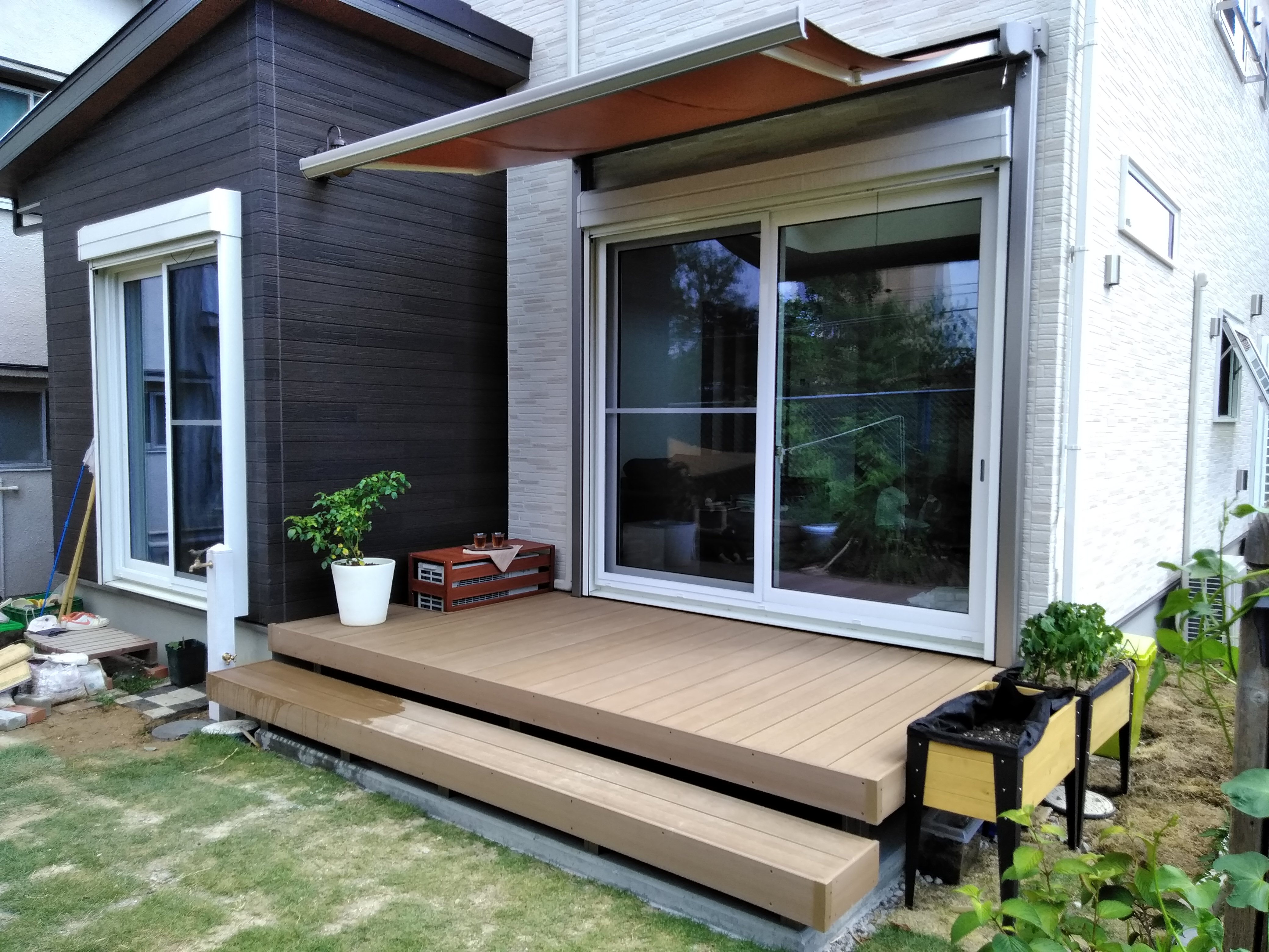 【施工例】おしゃれなインダストリアルデザインのウッドデッキ!失敗しないレイアウトと実例集