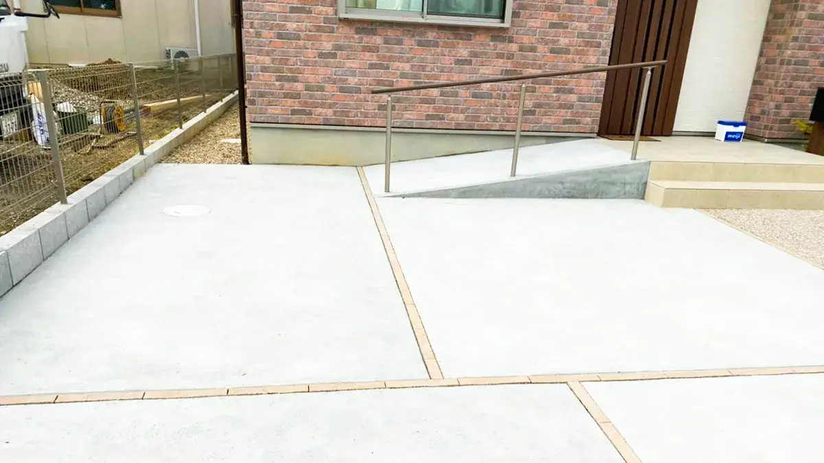 【2026年最新】スロープ設置費用の完全ガイド!相場と安く抑える7つの裏技