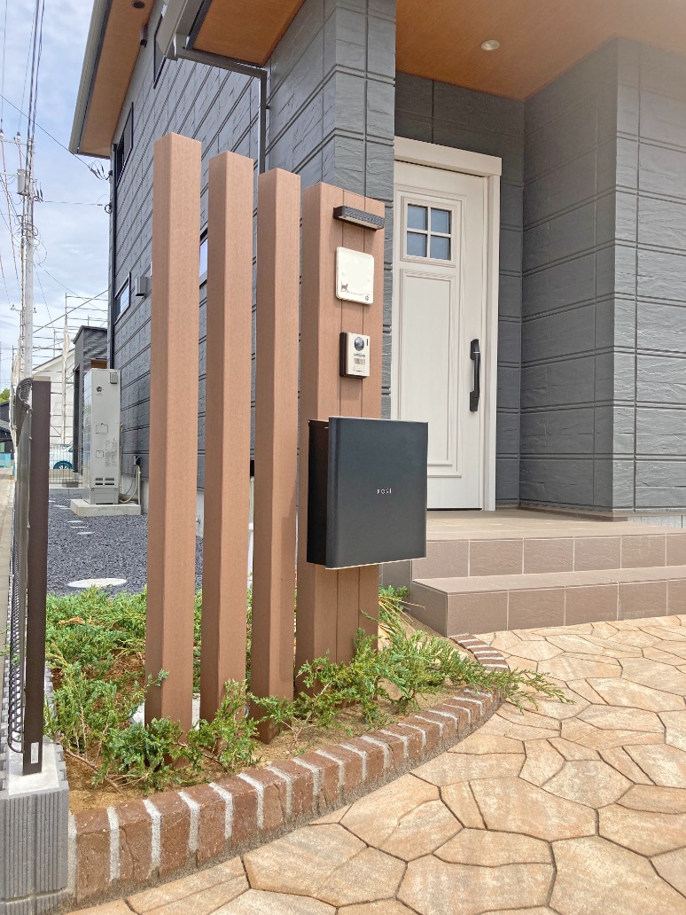 【2026年最新】門柱・アプローチ設置費用の完全ガイド!相場と安く抑える7つの裏技