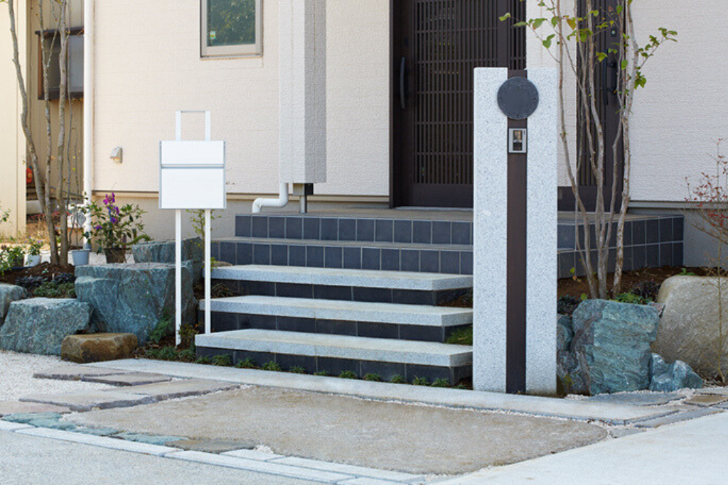 【業界暴露】機能門柱工事における「口コミ」の実態!優良業者を見極める5つの質問