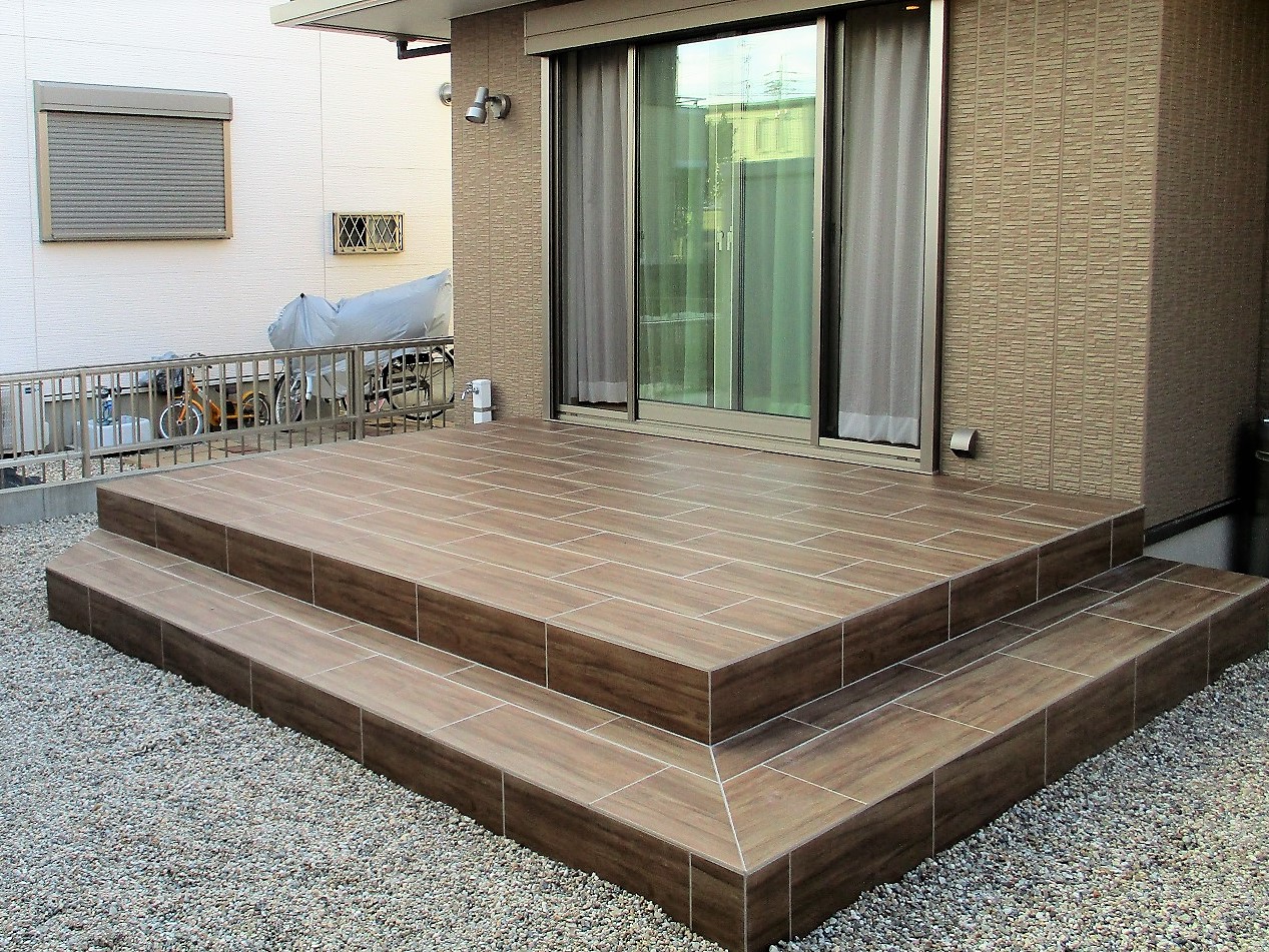 【業界暴露】タイルデッキ工事における「追加請求」の実態!優良業者を見極める5つの質問